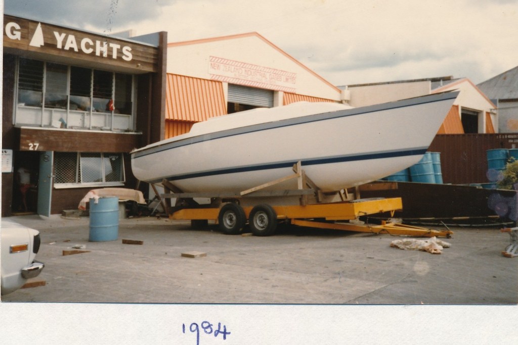 Whiting 29 yacht White Knight